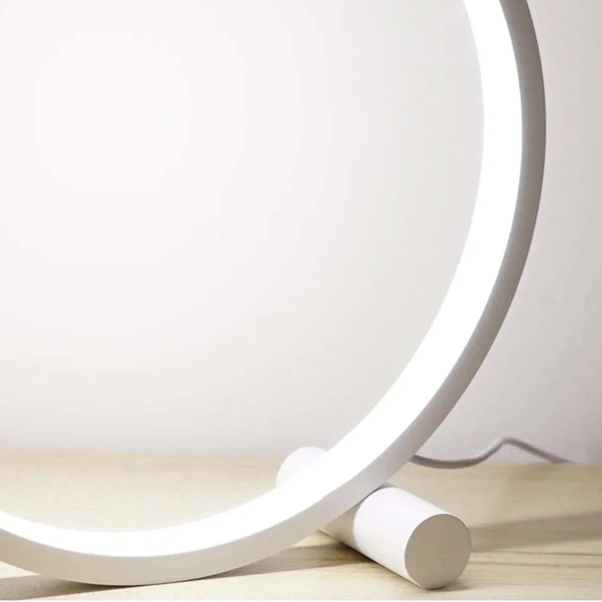 Luminária de Mesa Abajur Circular Anel Eclipse
