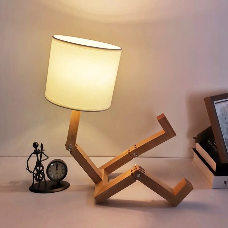 Luminária de Mesa Boneco Madeira Porta Livros SMARTLUZ