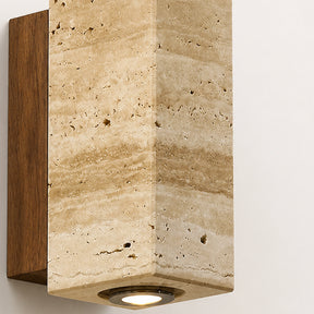Detalhe da base madeirada da arandela travertino