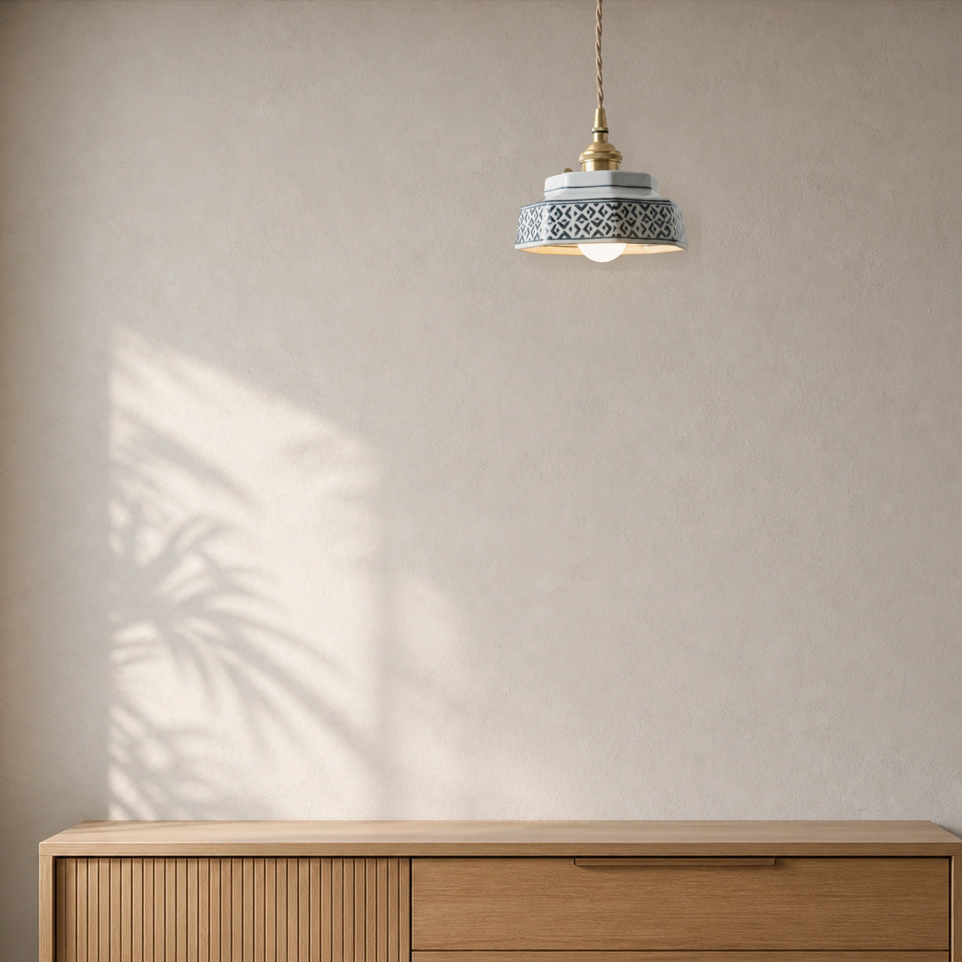 Luminária pendente de cerâmica geométrica Verde claro em sala de estar