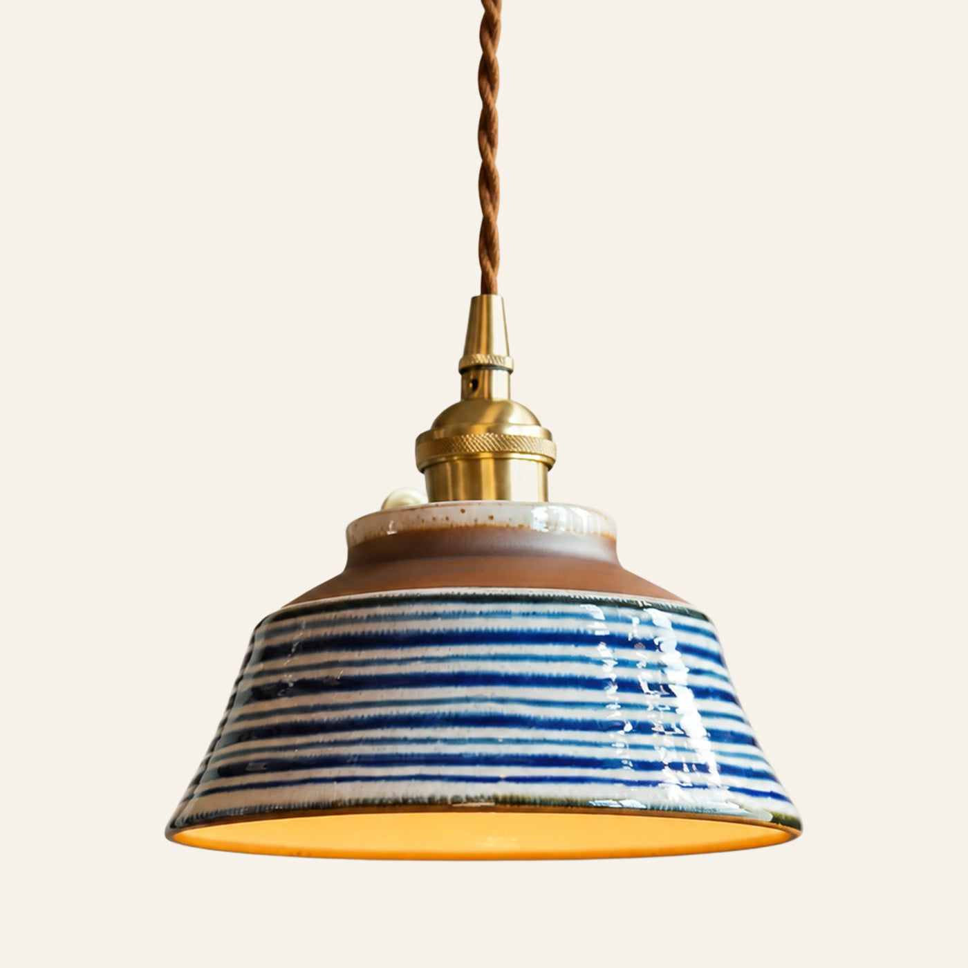 Luminária pendente de cerâmica estampada Listras Índigo 18 cm em fundo off-white