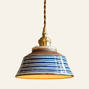 Luminária pendente de cerâmica estampada Listras Índigo 18 cm em fundo off-white
